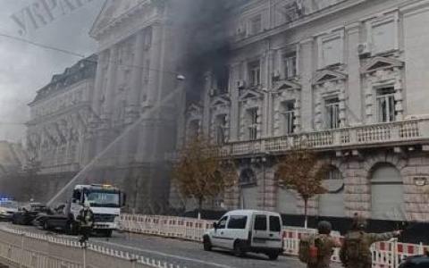 Російський дрон ударив по будівлі СБУ в центрі Києва: Зеленський заявив про відповідь на цей удар