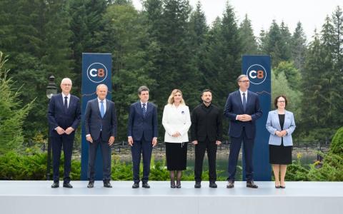 Зеленський оголосив про створення «Карпатської вісімки» (С8): до нового формату увійдуть Україна, Румунія, Сербія, Польща, Словаччина, Чехія, Австрія та Угорщина
