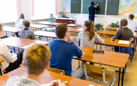 У яких випадках штрафуватимуть батьків, якщо дитина прогулює уроки в школі?