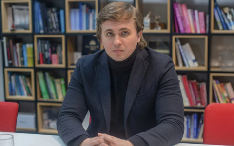Українського журналіста - розслідувача Михайла Ткача затримали у Відні під час виконання редакційного завдання