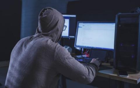 Продаж товару в Інтернеті: як не стати жертвою шахраїв розповіли правоохоронці