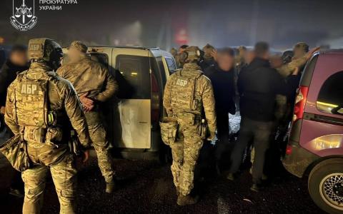 На Буковині затримали п’ятьох посадовців ТЦК: їх підозрюють у катуванні, викраденні людей та хабарництві