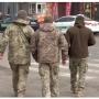 В Одесі співробітник ТЦК побив звільненого з полону захисника Маріуполя: справу передано до суду