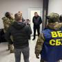На оборудках з оборонними коштами викрито високопосадовця ПС ЗСУ та очільника управління СБУ у Житомирській області